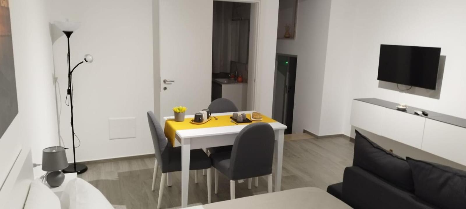 La Casa Di Mest Pepp Монополи Экстерьер фото